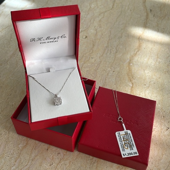 Jewelry - NWT Diamond Halo 18" Pendant Necklace (1/3 ct. t.w.) in 14k White Gold. $1200